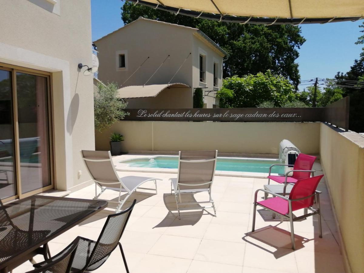 Le Cabanon De Laura Vila LʼIsle-sur-la-Sorgue Exterior foto